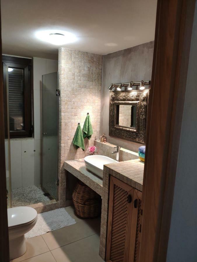 Olive Tree Cottage 2 Néa Péramos エクステリア 写真