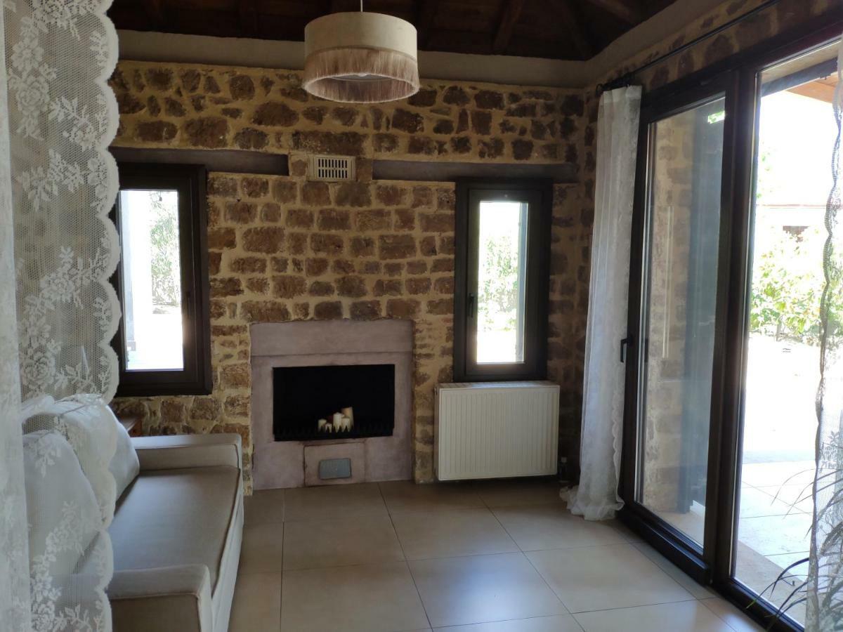 Olive Tree Cottage 2 Néa Péramos エクステリア 写真
