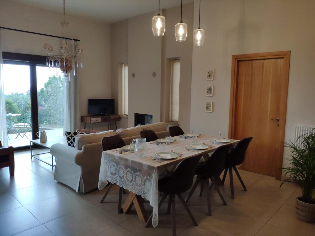 Olive Tree Cottage 2 Néa Péramos エクステリア 写真