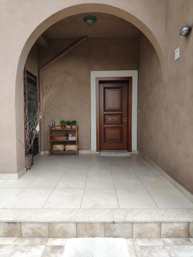 Olive Tree Cottage 2 Néa Péramos エクステリア 写真